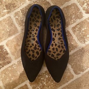 Rothy’s black Point